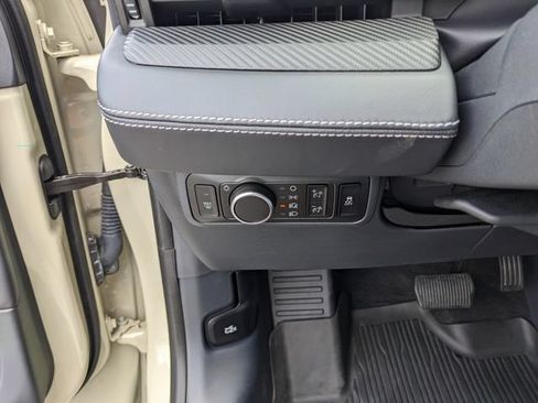 Used 2025 Ford Mustang Mach-E Premium AWD/4WD image 27