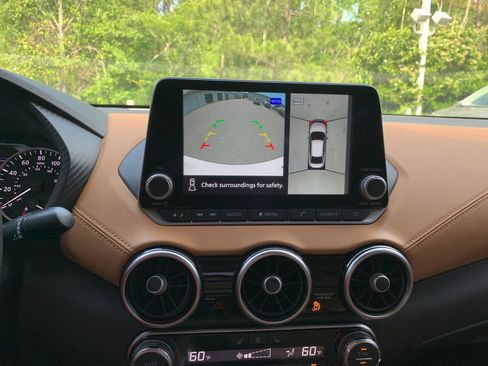 Used 2024 Nissan Sentra SV w/ SV Premium Package FWD image 16