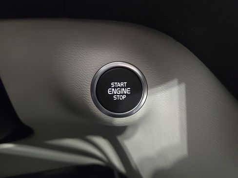 New 2026 Volvo XC40 B5 Ultra w/ Climate Package image 19