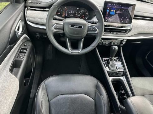 Used 2023 Jeep Compass Latitude AWD/4WD image 22