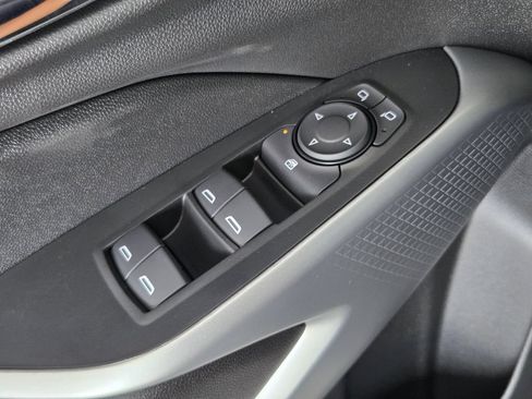 New 2026 Chevrolet Trax LS w/ LS Convenience Package FWD image 24