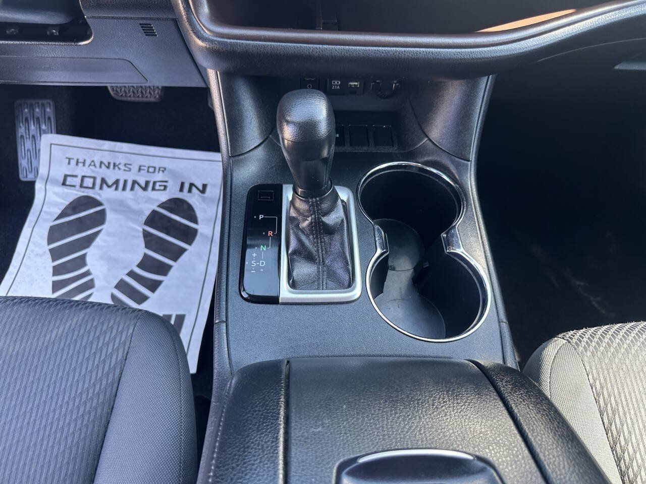 Used 2019 Toyota Highlander LE FWD image 19