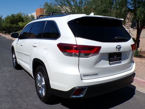 Used 2018 Toyota Highlander Limited FWD image 7