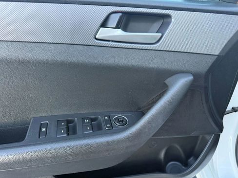 Used 2019 Hyundai Sonata SE image 13