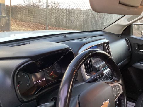 Used 2022 Chevrolet Colorado LT w/ Fleet Safety Package image 11