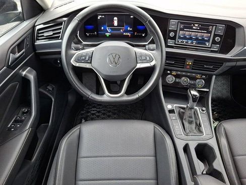 Certified 2023 Volkswagen Jetta SE FWD image 14
