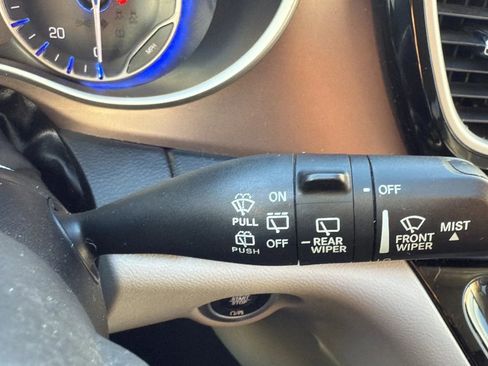 Used 2017 Chrysler Pacifica Touring-L image 13