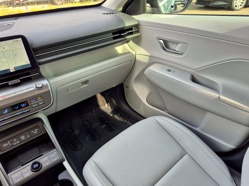 Used 2024 Hyundai Kona Limited FWD image 16