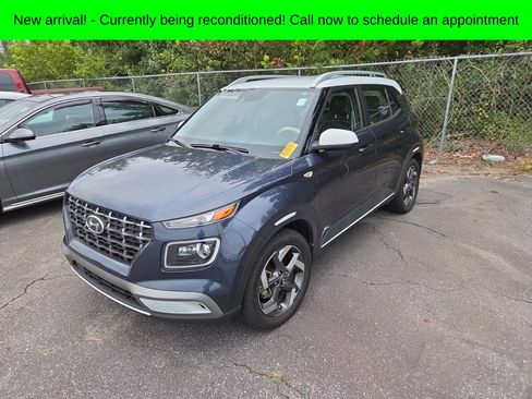 Used 2022 Hyundai Venue Limited FWD image 3