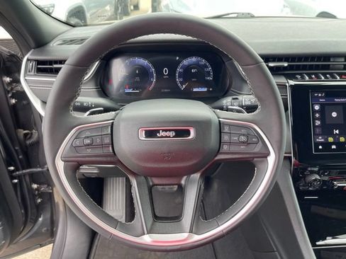 Used 2024 Jeep Grand Cherokee L Altitude AWD/4WD image 14