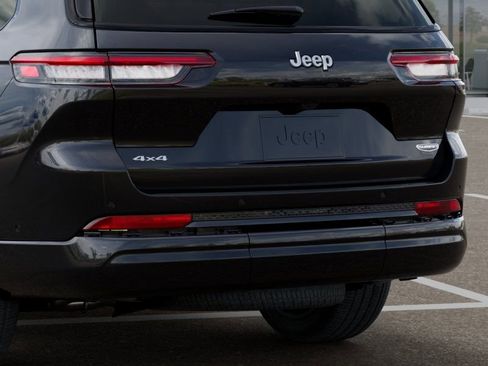 New 2026 Jeep Grand Cherokee L Summit AWD/4WD image 13