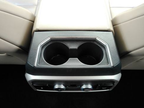 Used 2022 Ford Expedition XLT RWD image 35