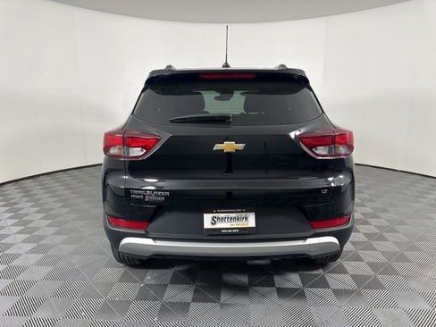 Used 2025 Chevrolet TrailBlazer LT AWD/4WD image 4