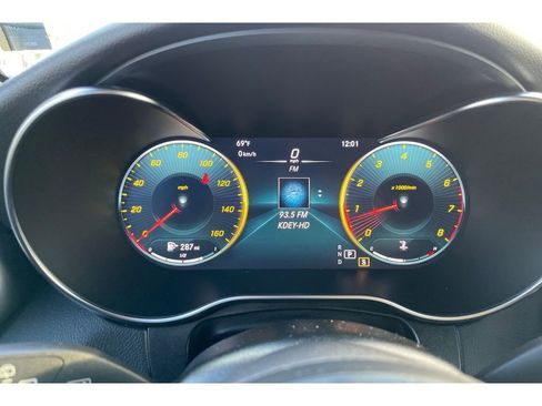 Used 2021 Mercedes-Benz GLC 300 image 39