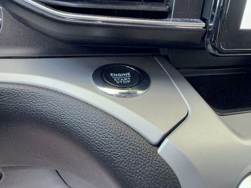 Certified 2022 Ford Explorer XLT w/ Equipment Group 202A RWD image 25