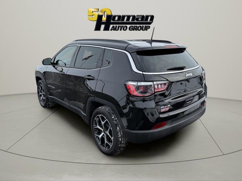 Used 2025 Jeep Compass Limited AWD/4WD image 3