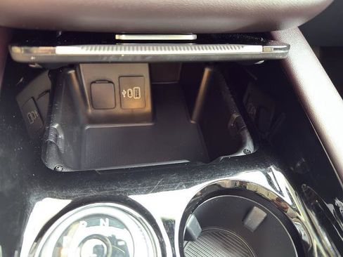 Certified 2025 Ford Explorer Platinum w/ LUX Leather Package image 29