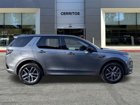 Used 2025 Land Rover Discovery Sport S image 5