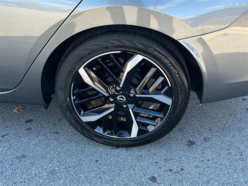 Certified 2025 Nissan Versa SR image 16