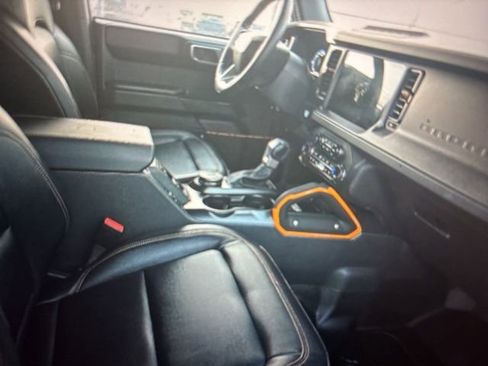 Used 2024 Ford Bronco Badlands image 10