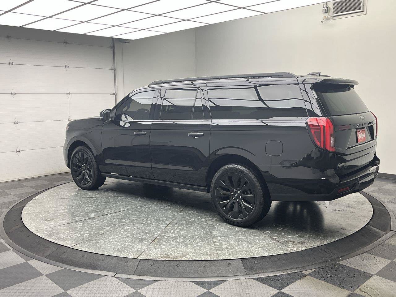 Certified 2025 Ford Expedition Max Platinum w/ Stealth Appearance Package AWD/4WD image 2