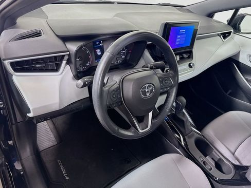 Used 2023 Toyota Corolla SE w/ SE Premium Package image 9