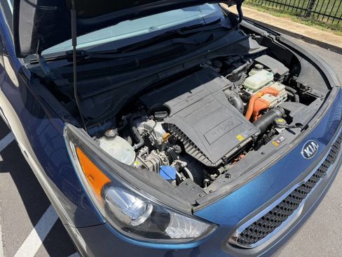 Used 2019 Kia Niro LX FWD image 35