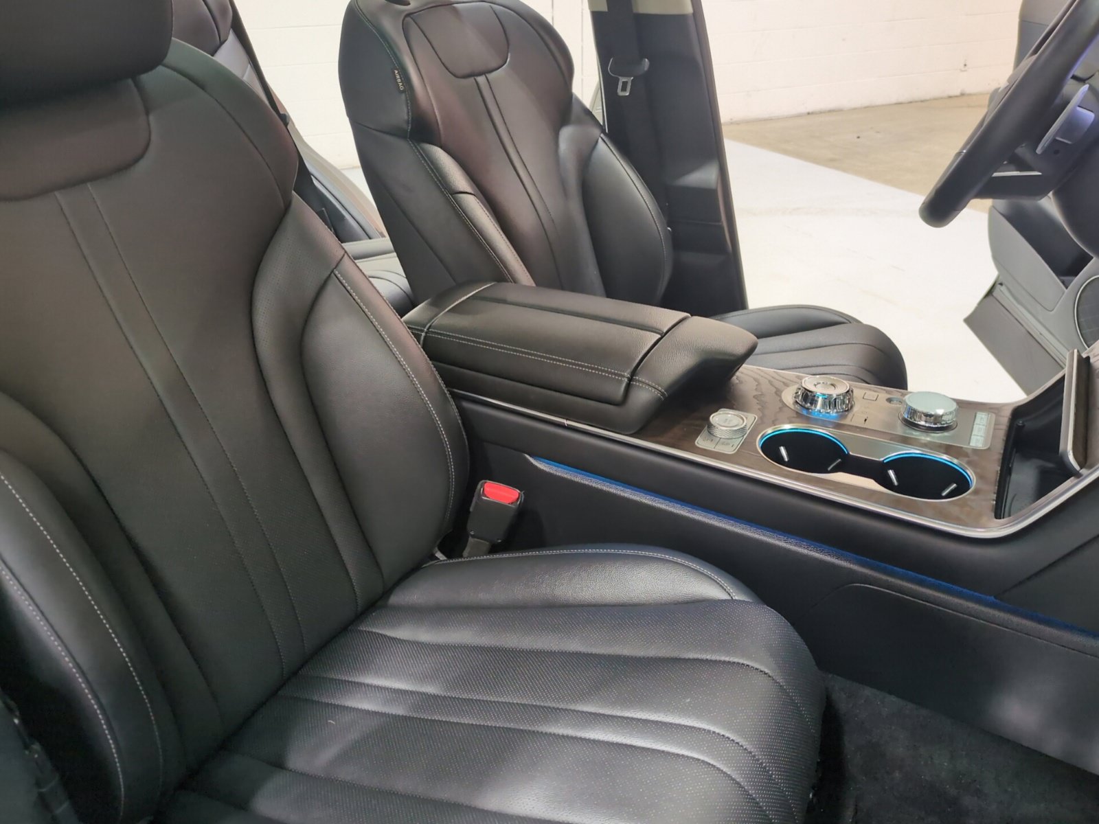 Certified 2025 Genesis GV80 2.5T Select AWD/4WD image 10