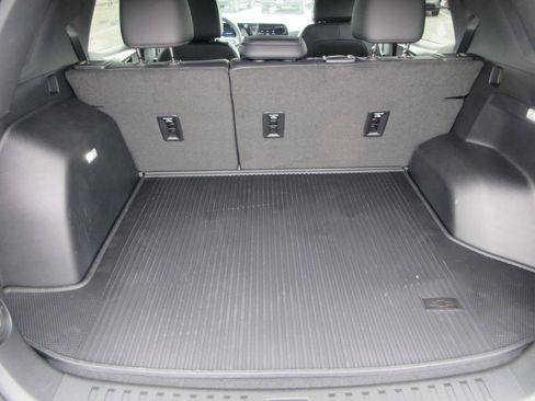 New 2026 Chevrolet Equinox LT w/ Convenience Package II FWD image 10