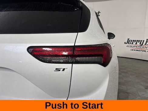Used 2023 Buick Envision Essence w/ Sport Touring Package AWD/4WD image 7