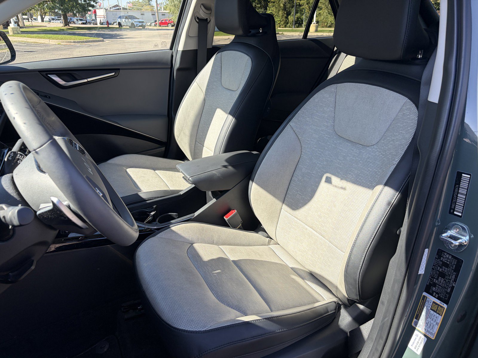 Used 2023 Kia Niro SX Touring FWD image 11