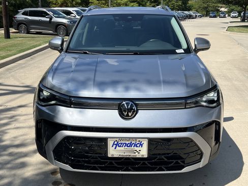 Certified 2025 Volkswagen Taos SEL image 3