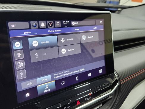 Used 2025 Jeep Compass Trailhawk image 4