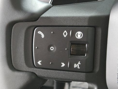 New 2026 Land Rover Defender 110 OCTA image 25