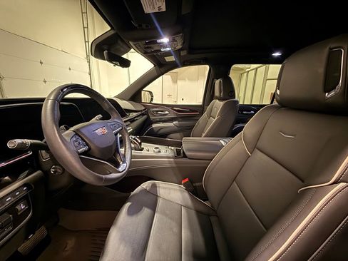Used 2023 Cadillac Escalade Sport w/ LPO, ONYX Package AWD/4WD image 18