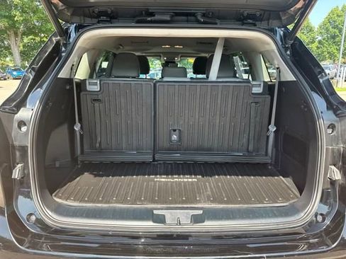 Used 2022 Toyota Highlander XLE image 26