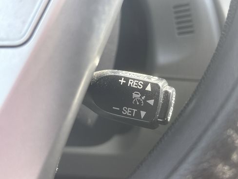 Used 2012 Toyota Prius V Five image 29