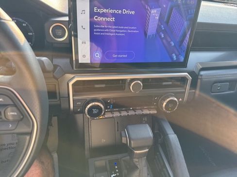 Used 2025 Toyota 4Runner Limited image 17