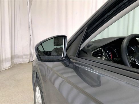 Used 2018 Volkswagen Tiguan S FWD image 10