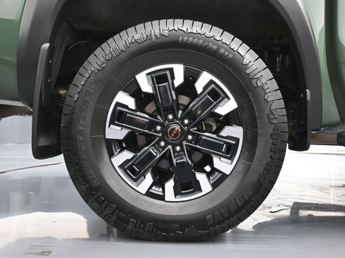 Used 2023 Nissan Frontier PRO-4X w/ Pro Convenience Package AWD/4WD image 18