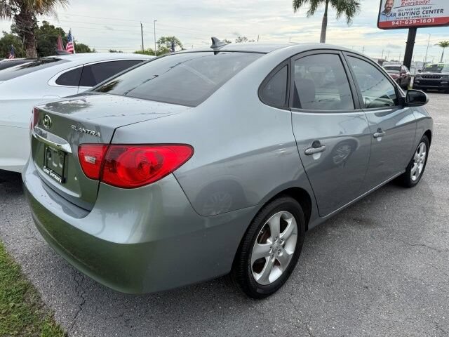 Used 2010 Hyundai Elantra SE FWD image 5