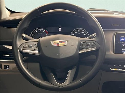 Certified 2023 Cadillac XT4 Luxury image 18