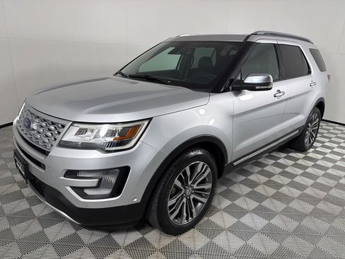 Used 2017 Ford Explorer Platinum image 9