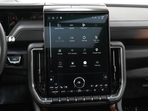 Used 2025 GMC Yukon Denali w/ Sun & Power Step Package AWD/4WD image 18