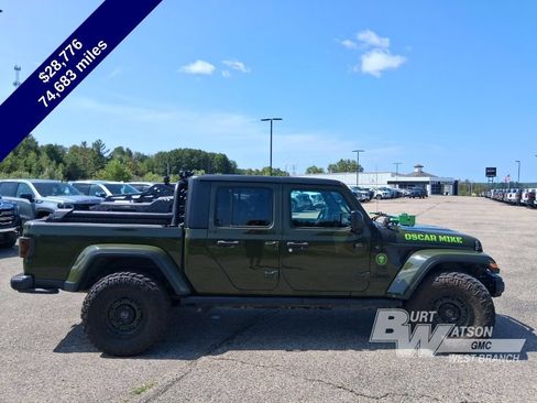 Used 2023 Jeep Gladiator Sport AWD/4WD image 7