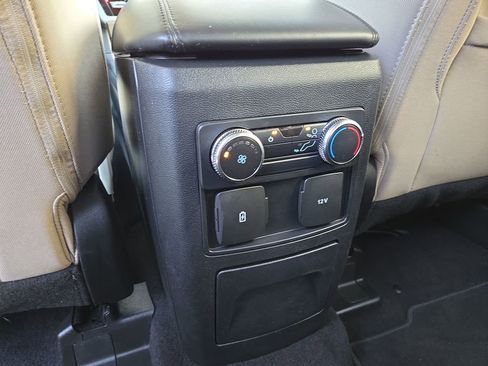 Used 2022 Ford Explorer XLT image 27