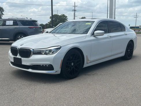 Used 2018 BMW 740i RWD image 3