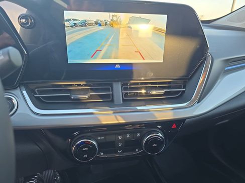 New 2026 Chevrolet Trax LT w/ LT Convenience Package FWD image 23