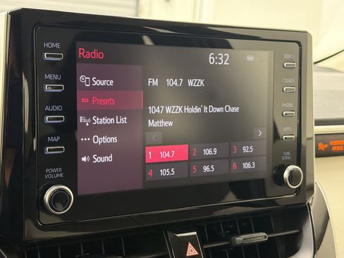 Used 2020 Toyota Corolla LE FWD image 20