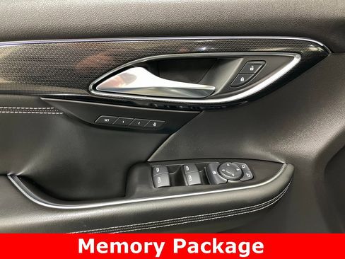 Used 2021 Buick Envision Essence w/ Technology Package I image 9